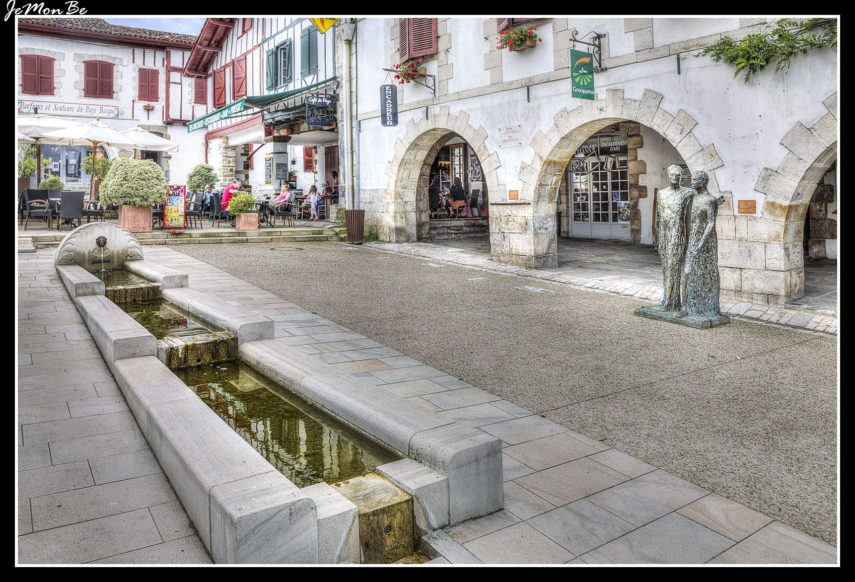05 Bastide Clairence  Place des Arceaux.